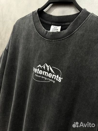 Футболка vetements
