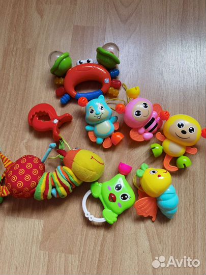 Развивающий коврик, игрушки пружинка и крабик