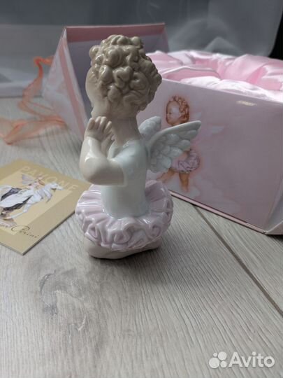 Статуэтка фарфор