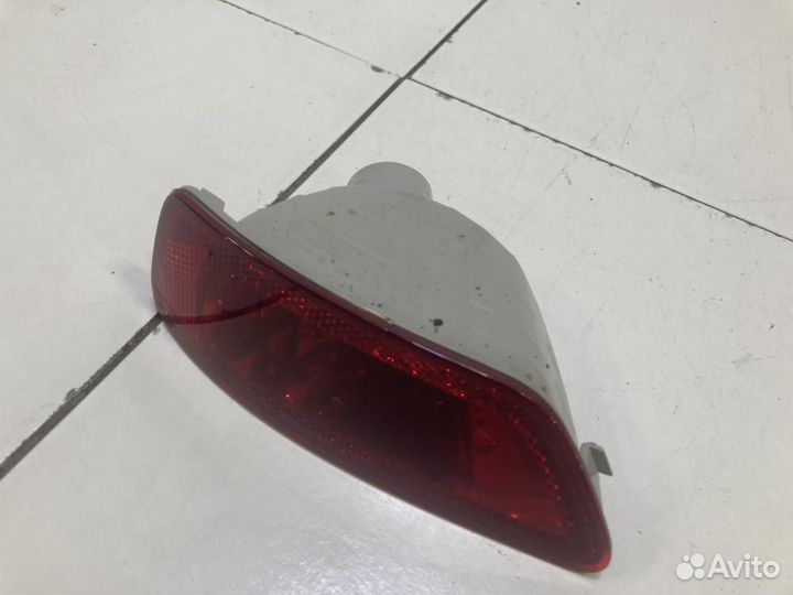 Фонарь задний в бампер правый Jeep Grand Cherokee