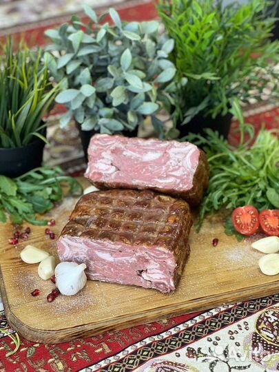Мясные деликатесы