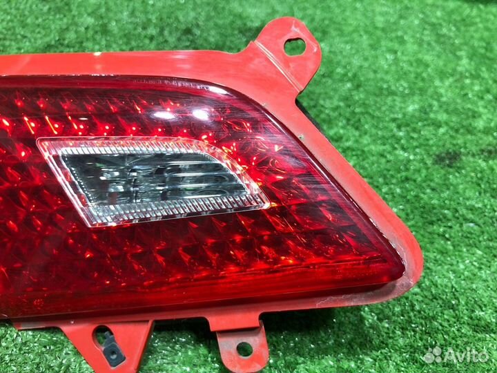 Фонарь внутренний задний левый Nissan Fuga Y50