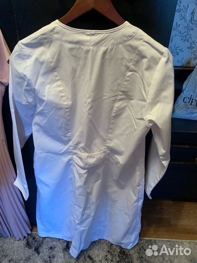 Белый медицинский халат