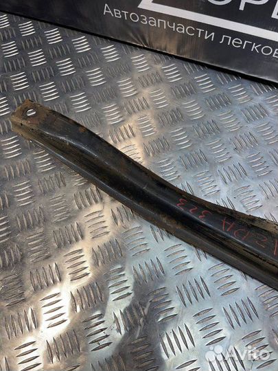 Поперечная балка передняя Mazda Protege седан 1.6