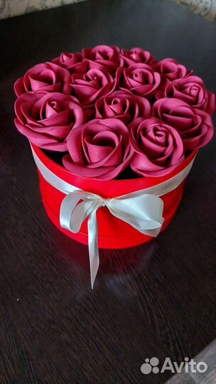 Шляпная коробка с розами