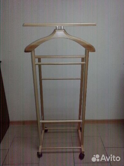 Вешалка для одежды напольная