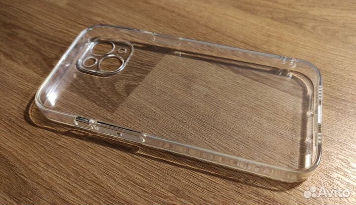 Чехол на iPhone 13