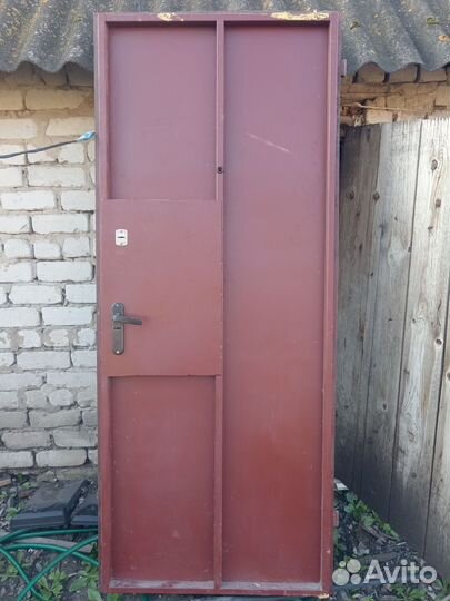 Дверь входная металлическая от застройщика