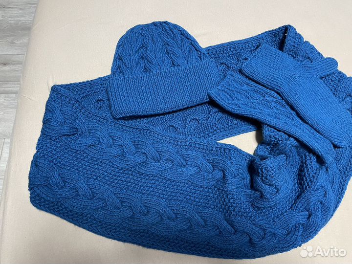 Комплект шапка и снуд,варежки