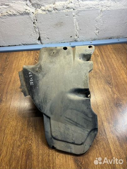 Защита днища кузова задняя правая Volkswagen