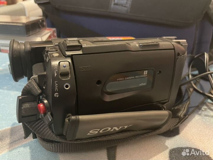 Видеокамера Sony 220 x digital zoom