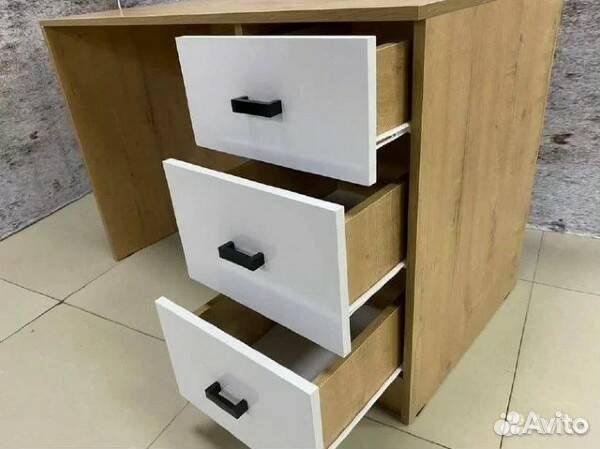 Письменный стол