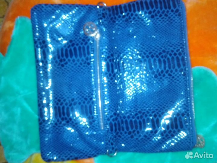 Сумка-клатч женская Guess