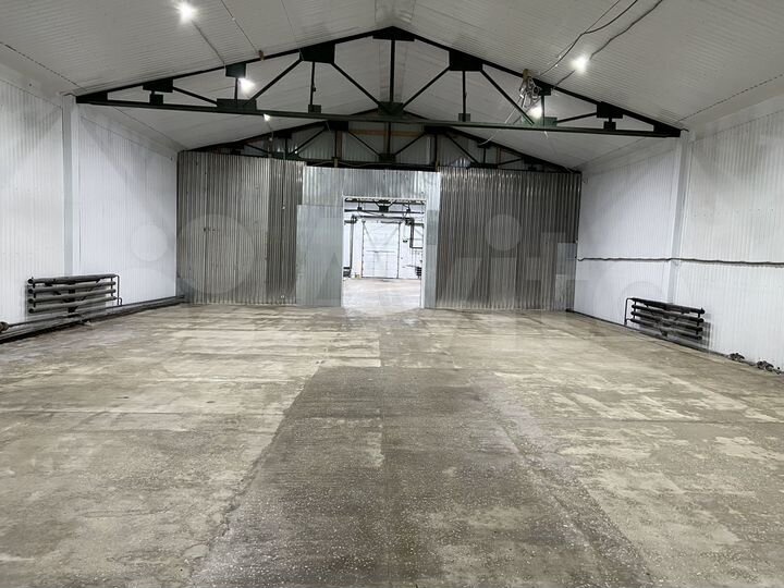 Склад, 835 м²