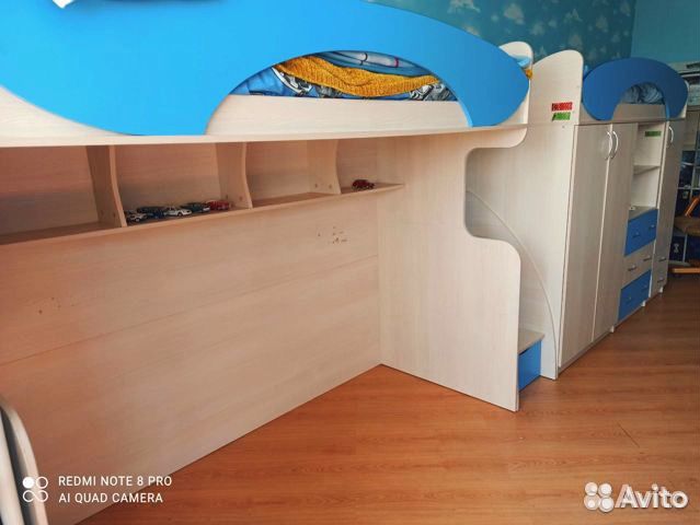 Двухэтажная (двухъярусная) кровать