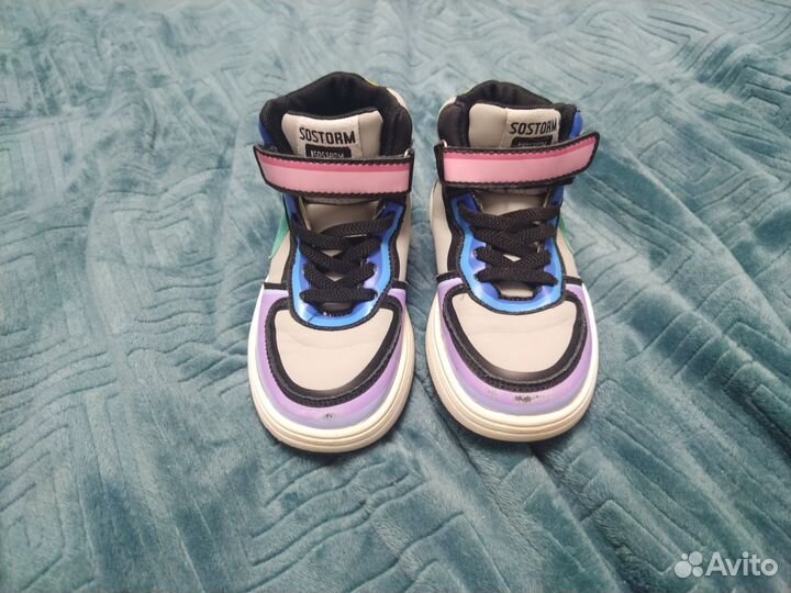 Кроссовки для девочки/мальчика 28 размер