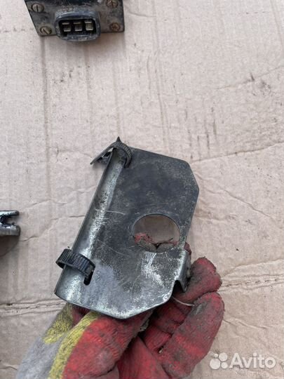 Крепежная пластина трамблера bmw e23