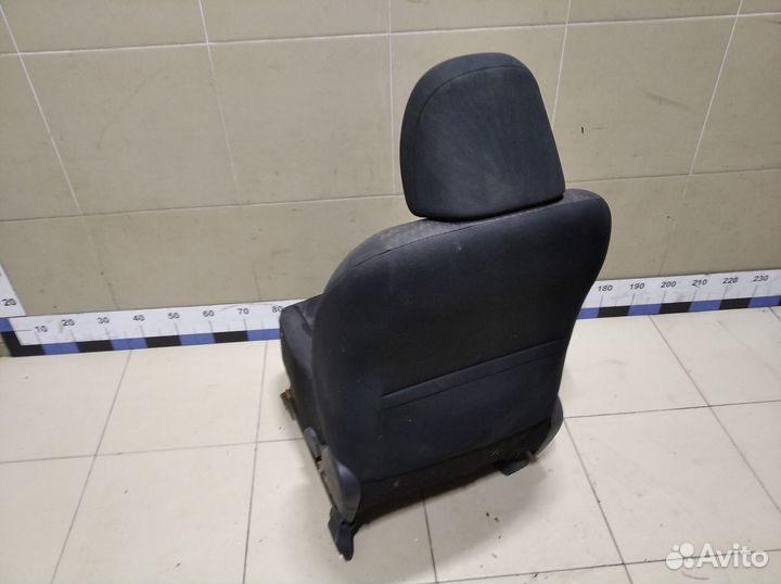 Сиденье переднее правое Corolla E15 2006-2013