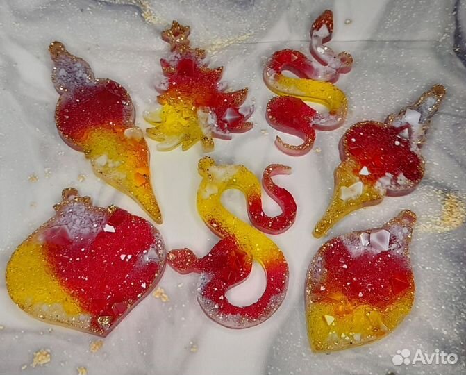 Новогодние игрушки в наличии и на заказ