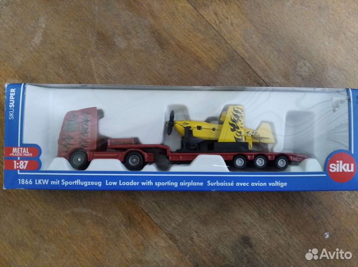 Mercedes-benz Тягач со спортивным самолетиком