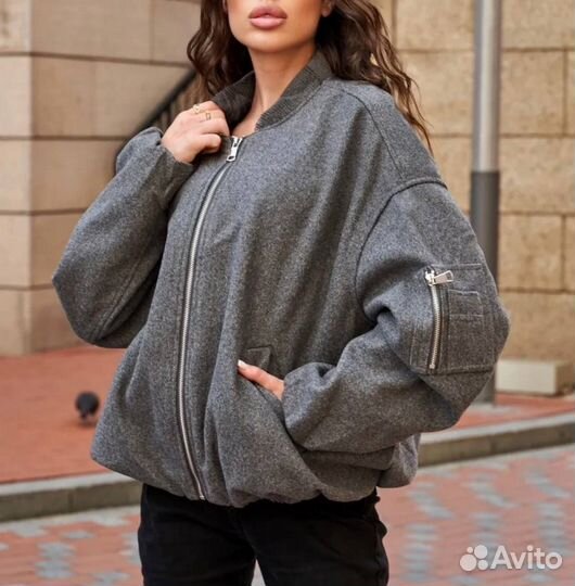 Бомбер женский куртка пальто