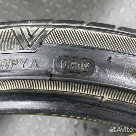 Winrun R330 245/35 R19