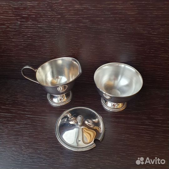 Сахарница молочник на подносе