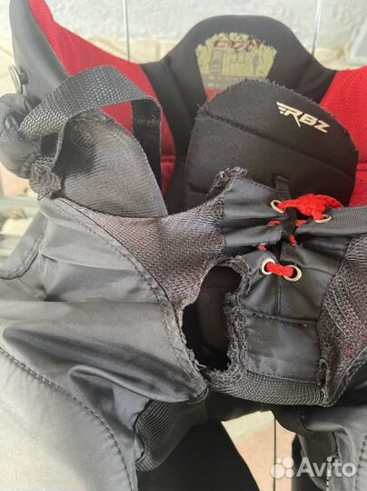 Нагрудник хоккейный юниорский