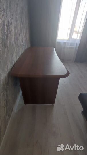 Письменный стол