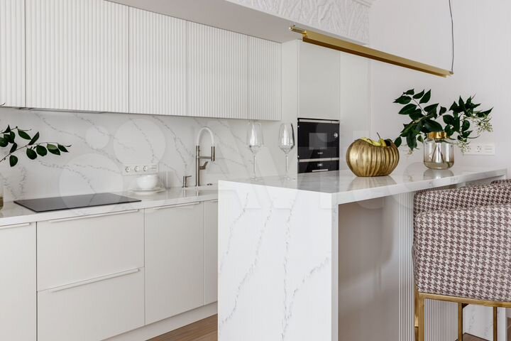 3-к. квартира, 102 м², 3/14 эт.