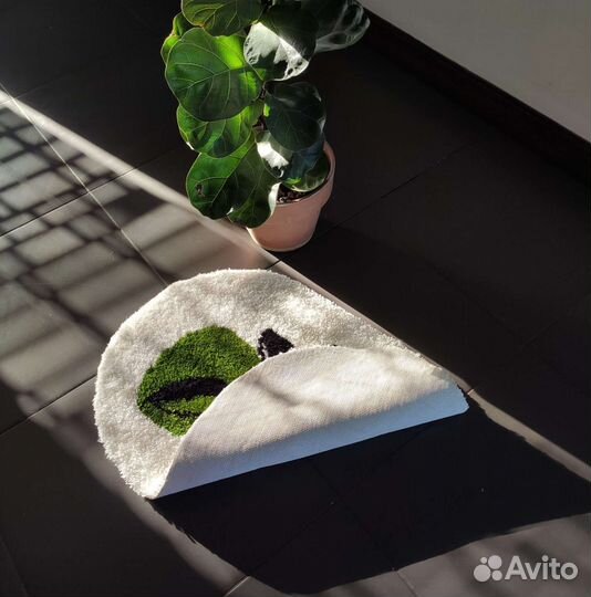 Ковёр ручной работы (тафтинговый)