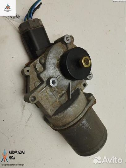 Моторчик передних стеклоочистителей (дворников)