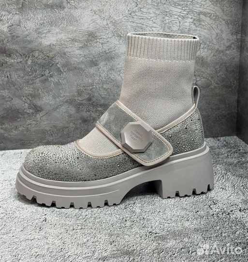 Женская обувь