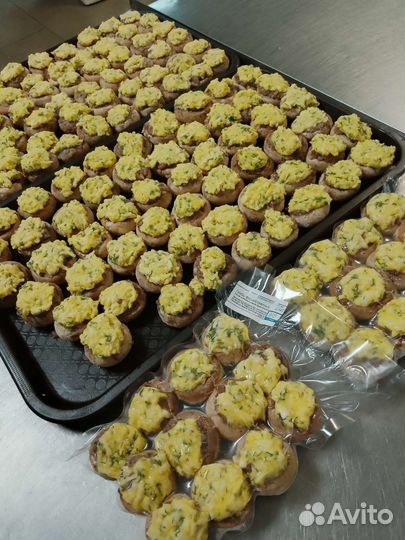 Грибы фаршированные индейкой