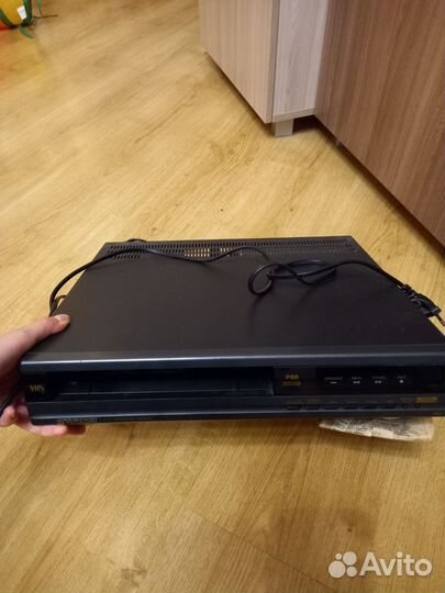 Видеомагнитофон hitachi VT-P88(GK)