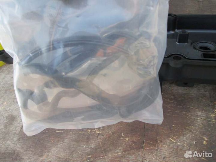 Крышка клапанов левая Infiniti Qx56 JA60 VK56