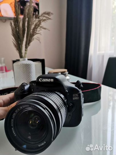 Зеркальный фотоаппарат canon EOS D600