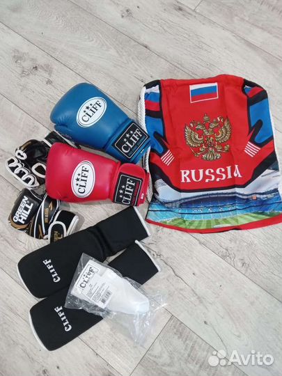 Боксерские перчатки,защита ног