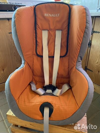 Детское автокресло Renault