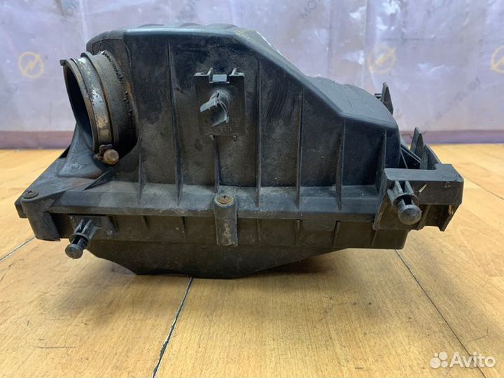 Корпус воздушного фильтра Opel Corsa C Z14XEP