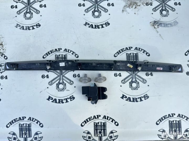 Молдинг крышки багажника Hyundai Solaris 1