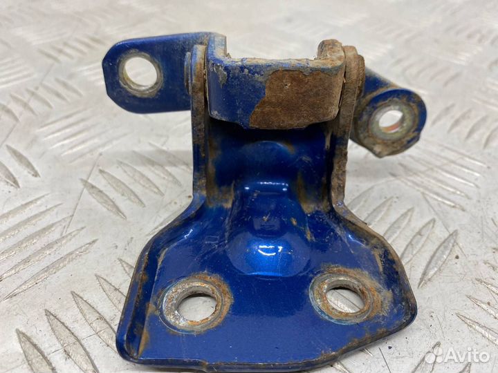 Б/У петля двери задний правый Mazda Demio DW5W B5