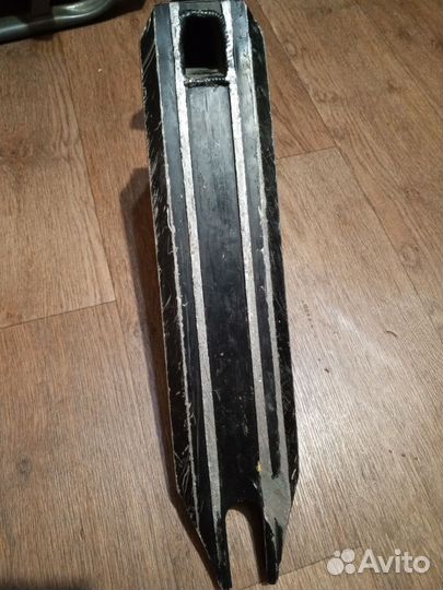 Дека на трюковой самокат