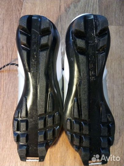 Ботинки лыжные NNN женские Trek