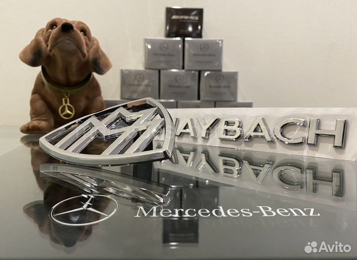 Шильдик Maybach на крышку багажника Мерседес Бенц