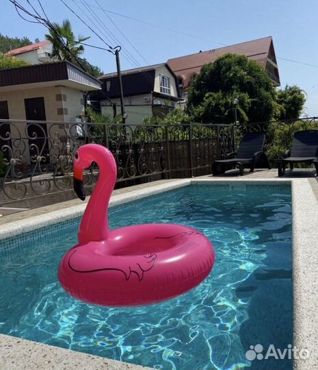 Надувной круг фламинго 120см новый