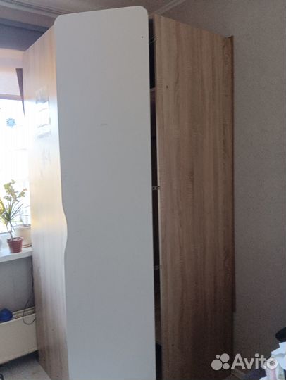 Продам б/у угловой шкаф и комп. стол стеллаж