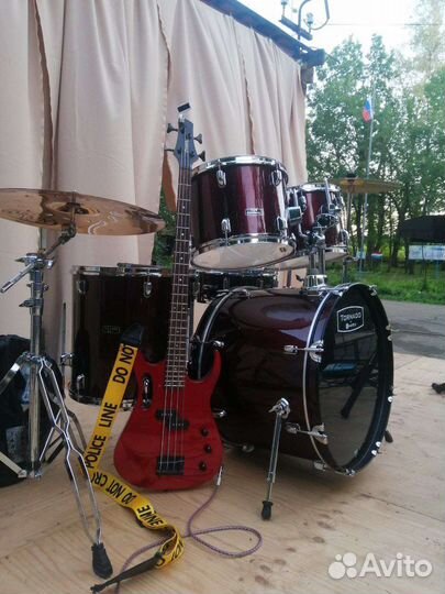 Бас гитара Zombie RMB-50