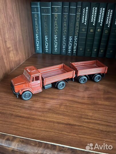 Модель грузовика 1:43
