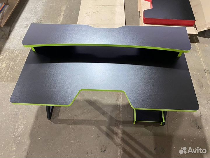 Игровой компьютерный стол